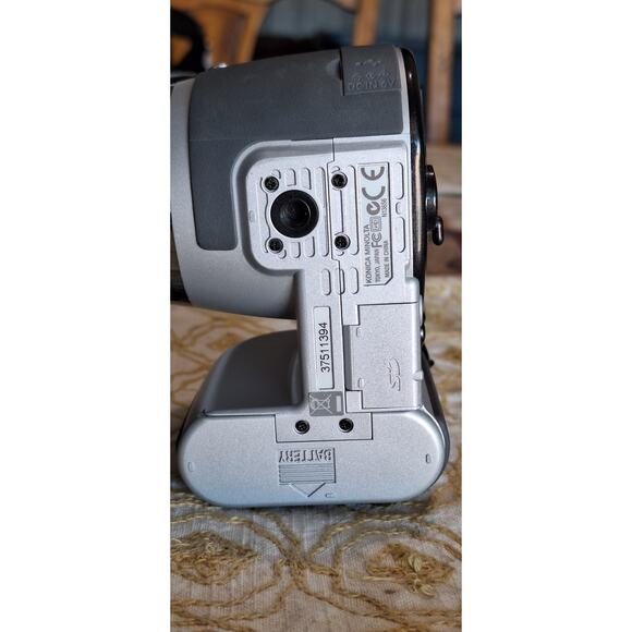 Konica minolta dimage Z3 4.omp- digital camera, parts or repair only- nm - Picture 12 of 16